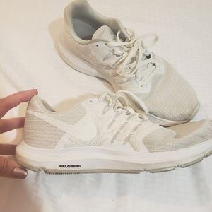 Nike Run Swift White Womens 8.5